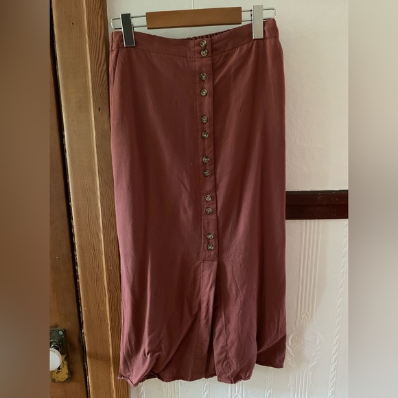 Mid-calves skirt, red-rusty colour - Picture 1 of 1